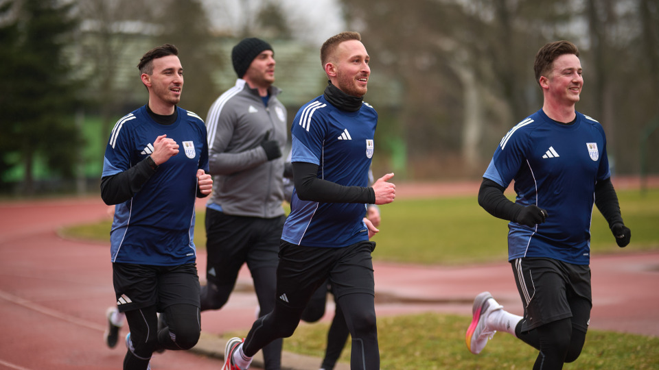 Sikeres téli továbbképzés és örömteli keretbesorolások a Komárom-Esztergom vármegyei játékvezetőknél