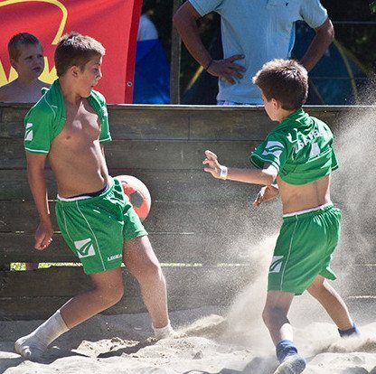 A strandlabdarúgást népszerűsítették Tatabányán 